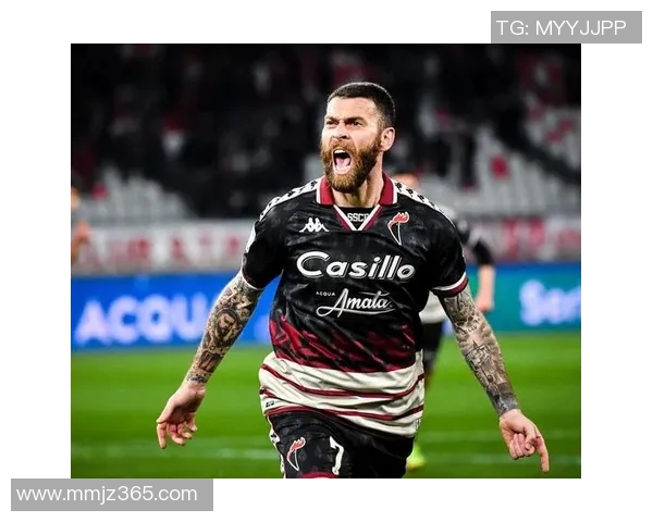 2023年球场风云球衣新款揭晓足球明星们的时尚选择与竞技表现